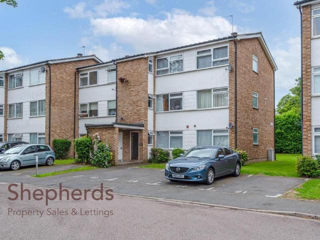 Flat for sale in Broxbourne, Hertfordshire