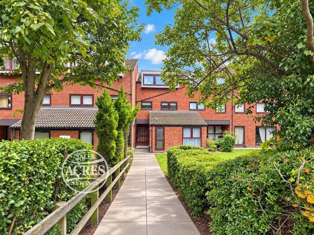 Flat for sale in Four Oaks, Birmingham