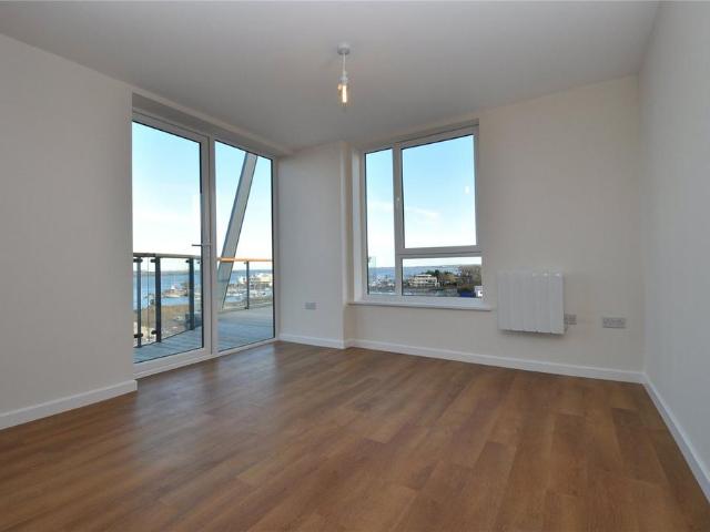 Flat for sale in Brompton, Gillingham
