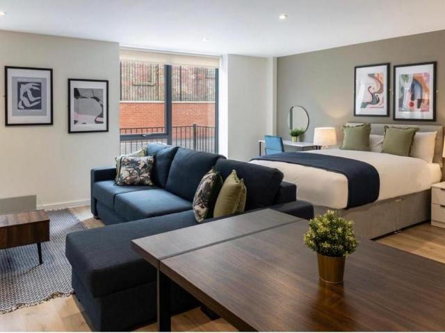 Flat for sale in Calderstones