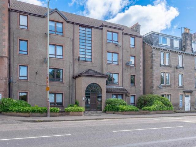 Flat for sale in Moneydie, Scotland