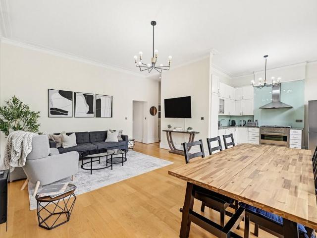 Flat for sale in Bayswater, Greater London