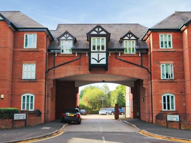 Flat for sale in Calderstones