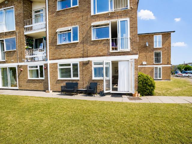 Flat for sale in Burnham-on-Crouch, Maldon