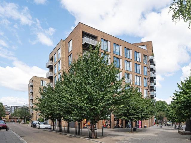 Flat for sale in Haggerston, De Beauvoir Town
