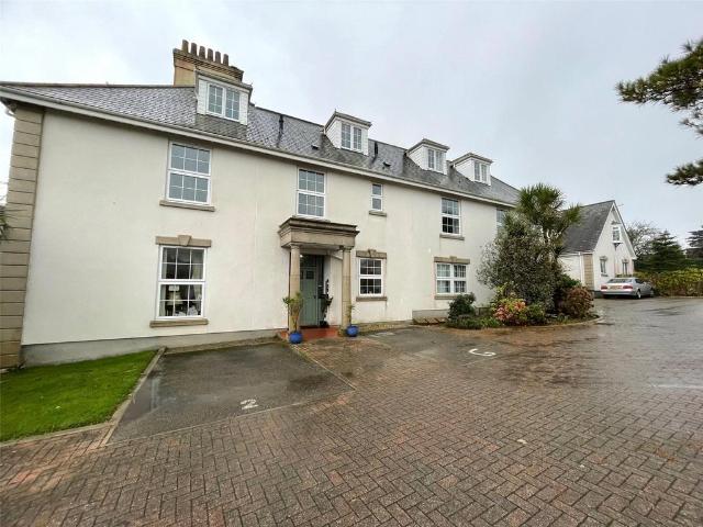 Flat for sale in Penbeagle, Cornwall