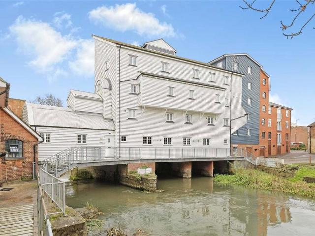 Flat for sale in Barracks, The Bridge