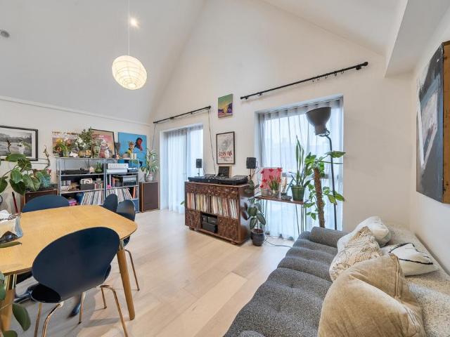 Flat for sale in Peckham, Greater London