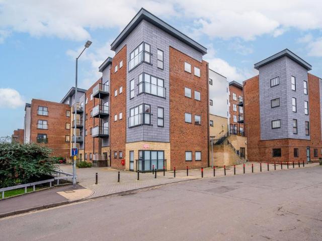 Flat for sale in Lakenham, East Bank