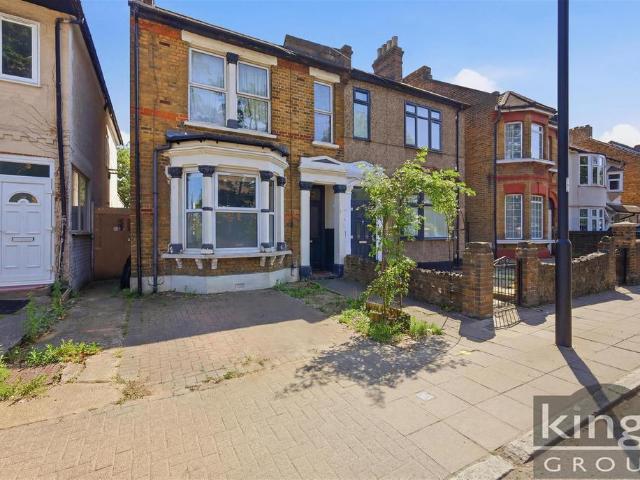 Flat for sale in Greater London