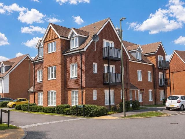 Flat for sale in Greenfields, Red Hill