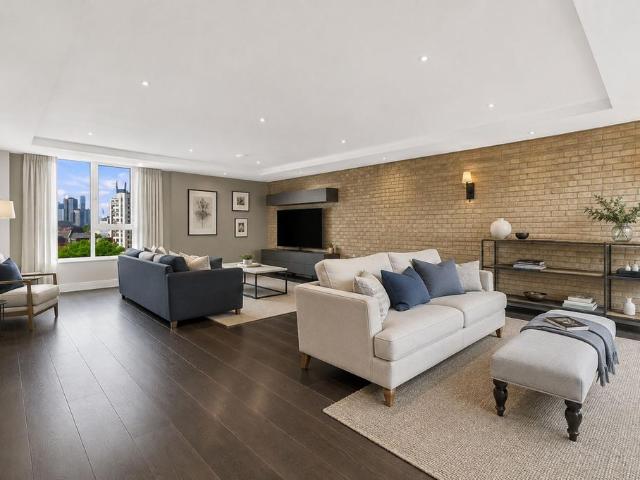 Flat for sale in Shadwell, Greater London