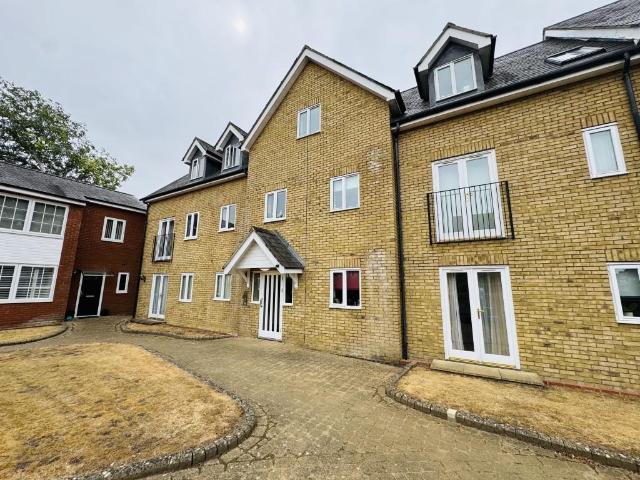 Flat for sale in King's Walden, Hertfordshire