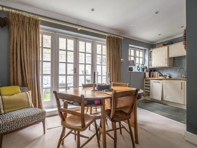 Flat for sale in Fulham, Sands End