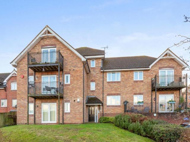 Flat for sale in Flackwell Heath, Buckinghamshire