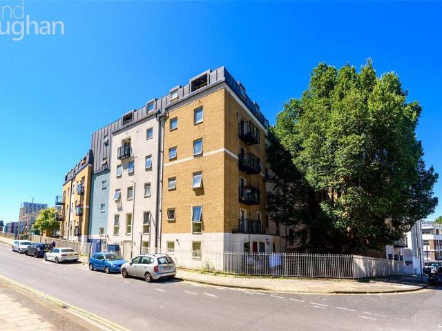 Flat for sale in Queen's Park, Brighton & Hove