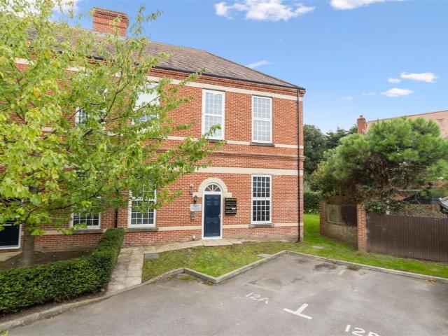 Flat for sale in Cross In Hand, East Sussex