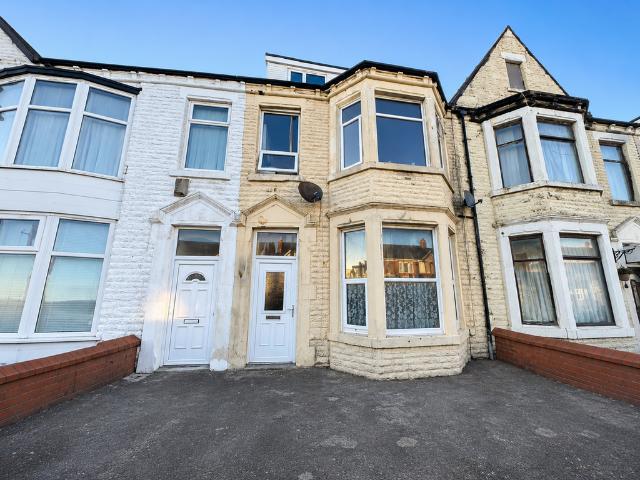 Flat for sale in Blackpool
