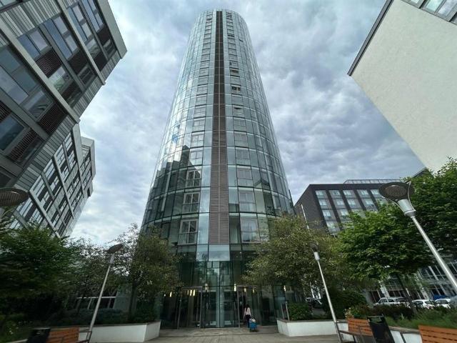 Flat for sale in London Borough of Hounslow, Greater London
