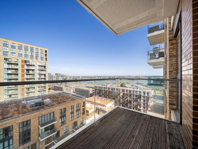 Flat for sale in Glyndon, Plumstead