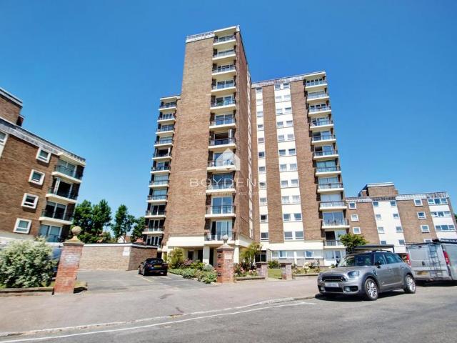 Flat for sale in Frinton and Walton, Dale Hill