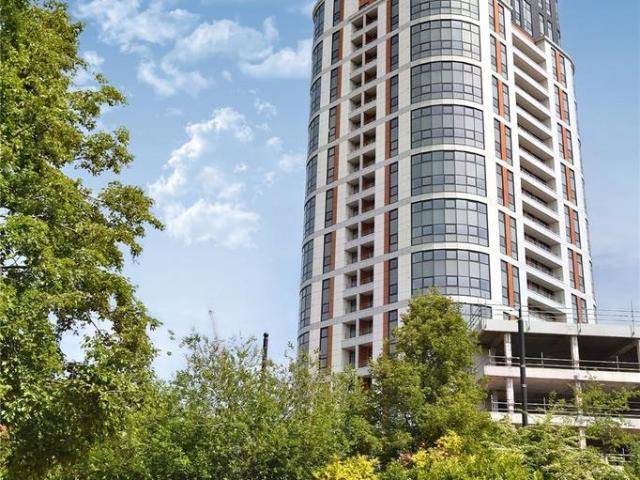 Flat for sale in Salford Quays, Salford