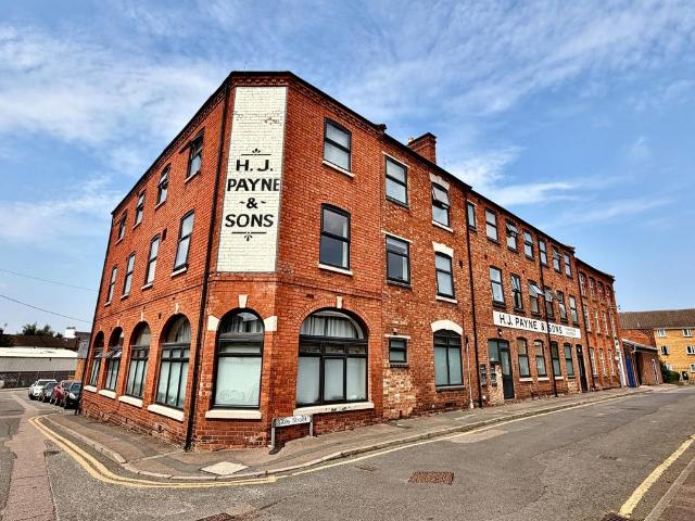 Flat for sale in Semilong, Northampton