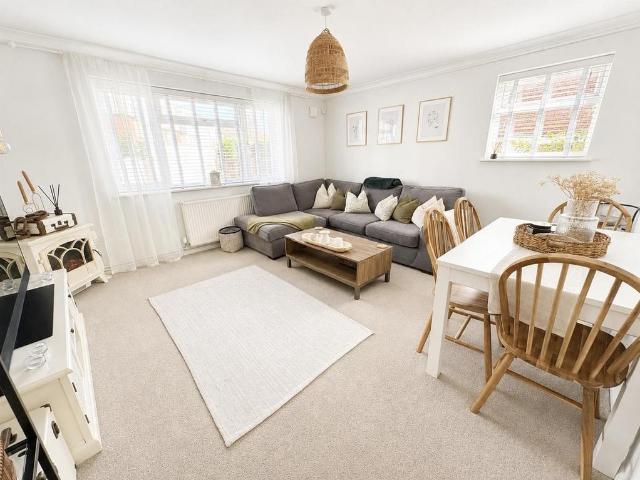 Flat for sale in Upperton, Eastbourne