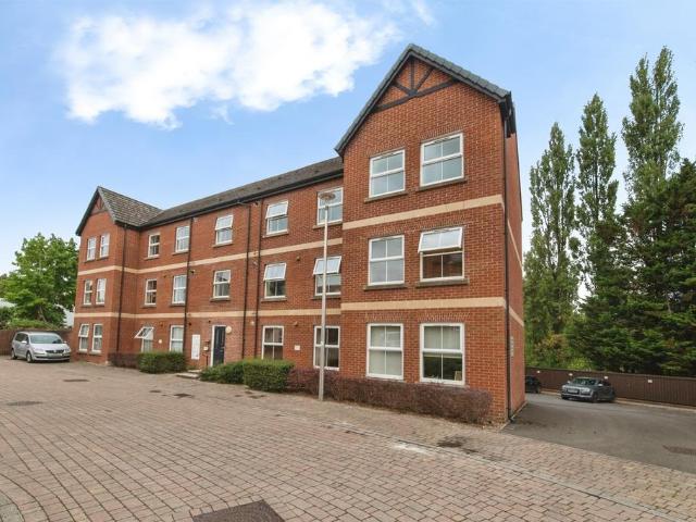 Flat for sale in Tiverton, Mid Devon