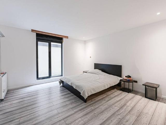 Flat for sale in South Kensington, Isle Of Man
