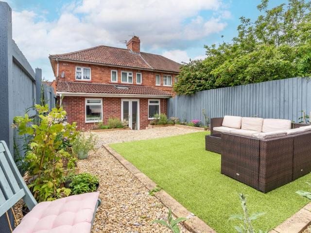 Flat for sale in Feckenham, City Of Bristol