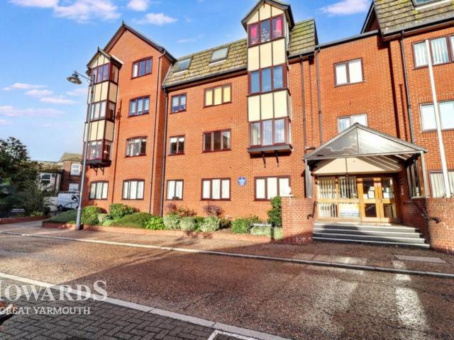Flat for sale in Cobholm Island, Stokesby