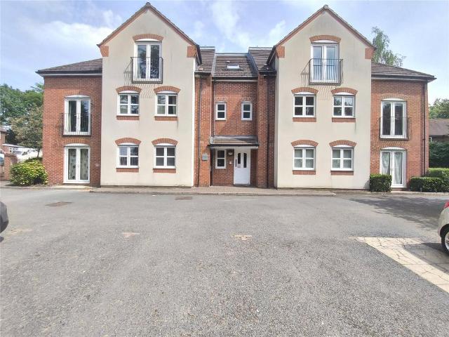 Flat for sale in Kettlebrook, Staffordshire
