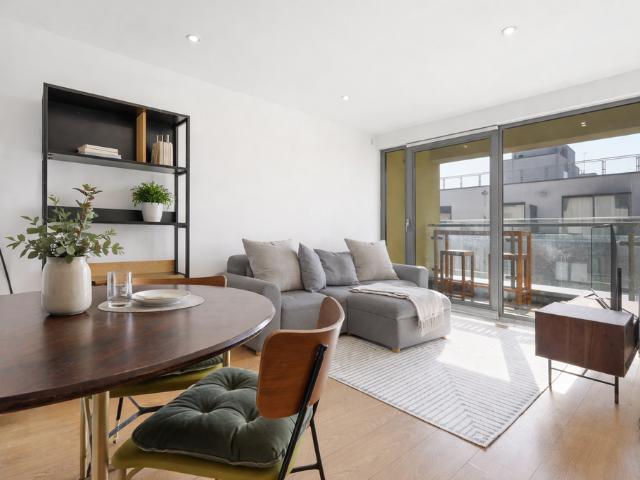 Flat for sale in Bromley-by-Bow, Poplar Grove