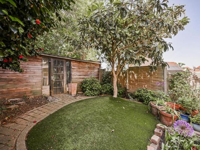 Flat for sale in Crouch End, Greater London