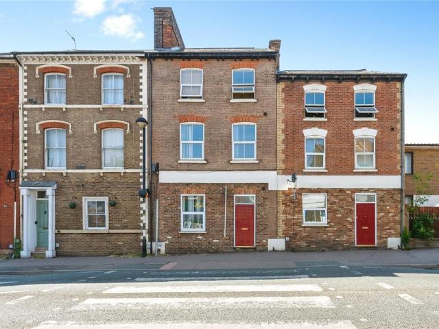 Flat for sale in Leighton-Linslade, Leighton Buzzard