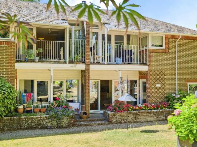 Flat for sale in Winton Hill, Test Valley