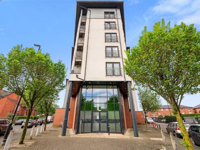 Flat for sale in Old Trafford, Trafford
