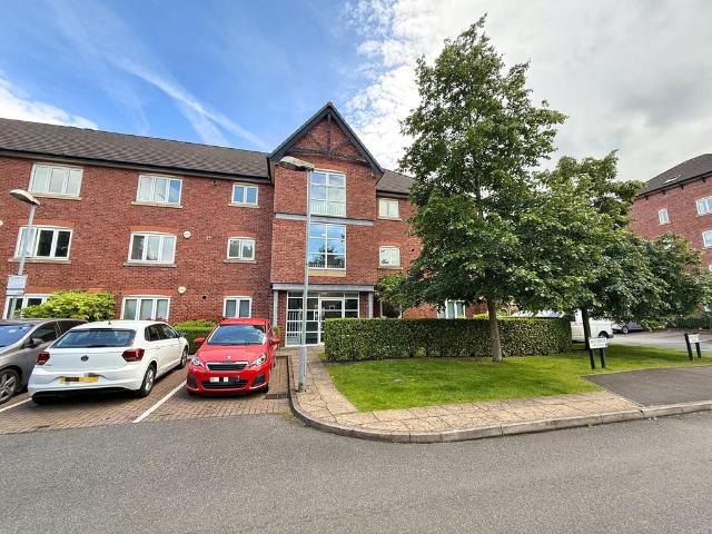 Flat for sale in Sale Moor, Trafford Park
