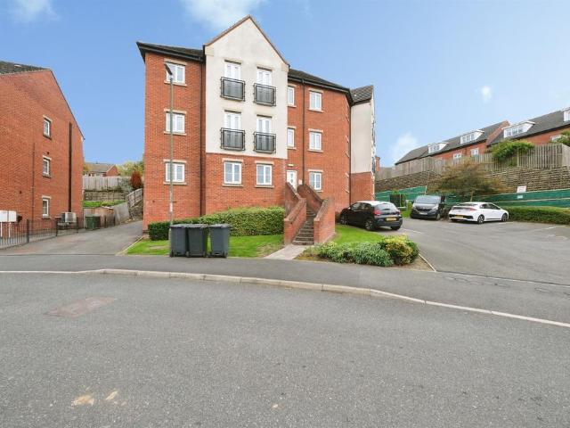 Flat for sale in Doe Lea, Bolsover