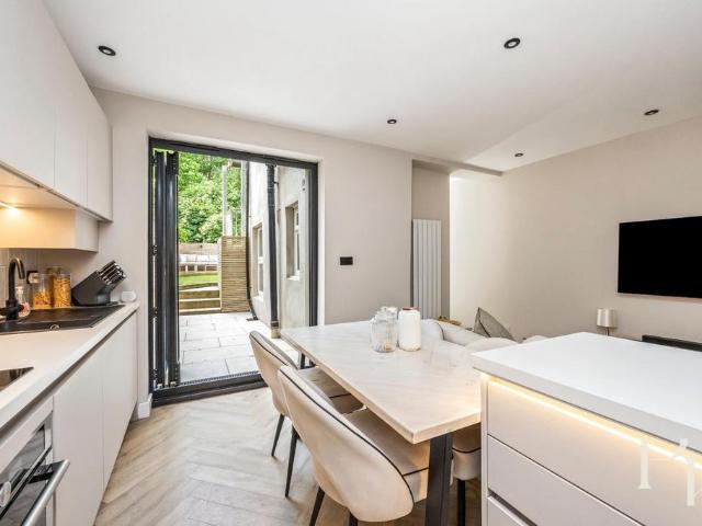 Flat for sale in Round Hill, Brighton & Hove