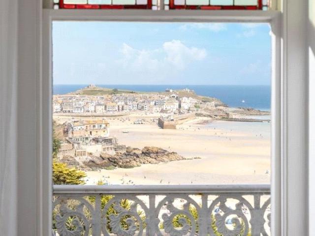 Flat for sale in Penbeagle, Cornwall