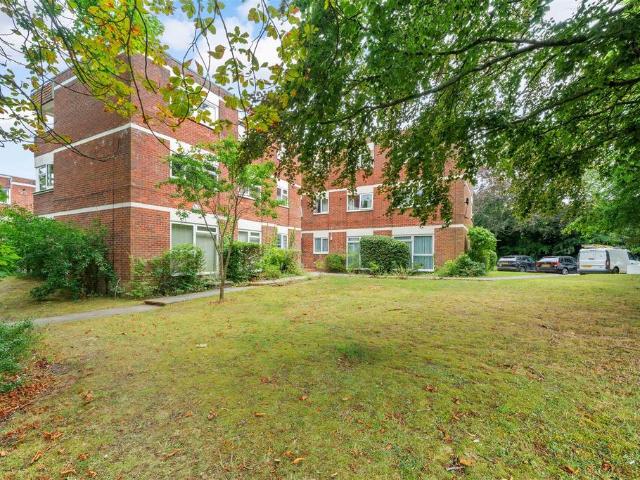 Flat for sale in Charlotteville, Westborough