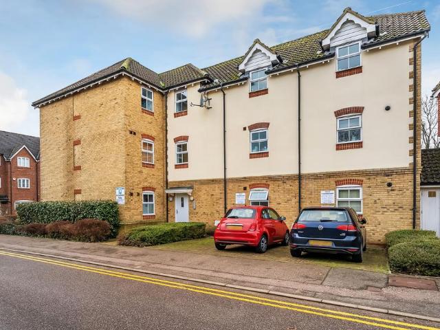 Flat for sale in The Butts, Kent