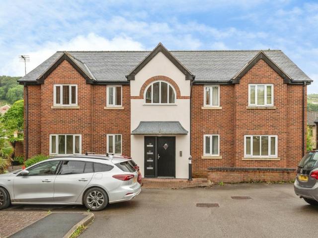 Flat for sale in Holywell, Wales