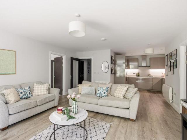 Flat for sale in Broadwater Down, Sandown Park