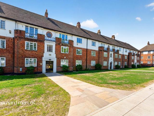 Flat for sale in Hampstead Garden Suburb, Greater London