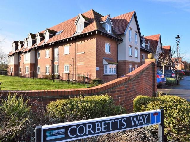 Flat for sale in Berrick Salome, Oxfordshire
