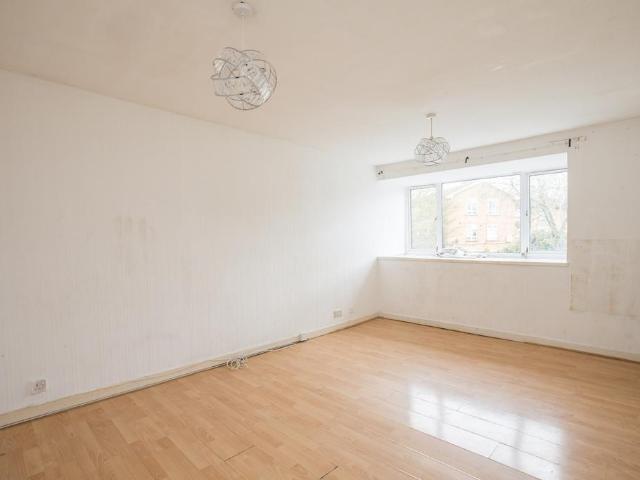 Flat for sale in Cowley, Greater London