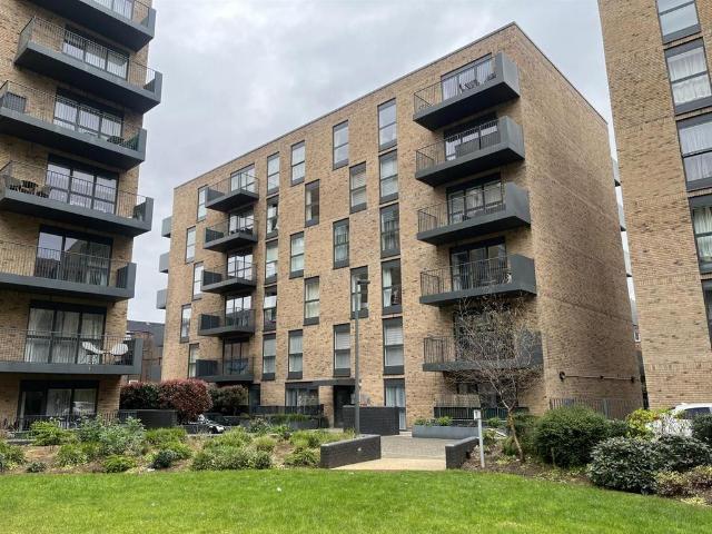 Flat for sale in Wealdstone, Greater London